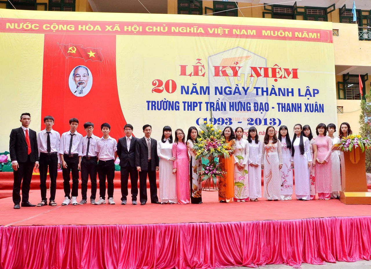 Lễ Kỷ niệm 20 năm thnh lập trường (18/11/2013)